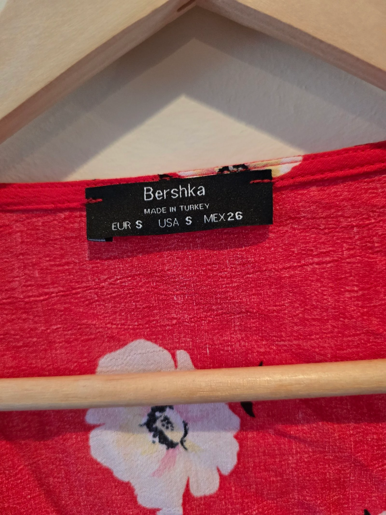 Top crop rood bloemen gebonden Bershka – photo 3